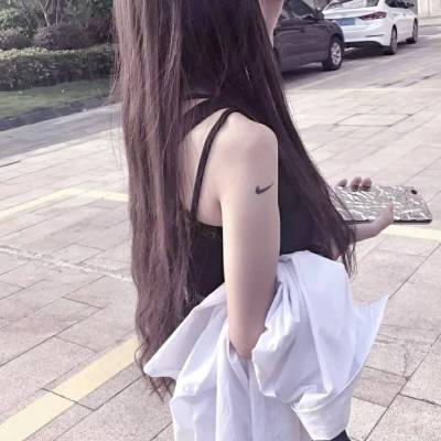 镜中的爱丽丝手游下载